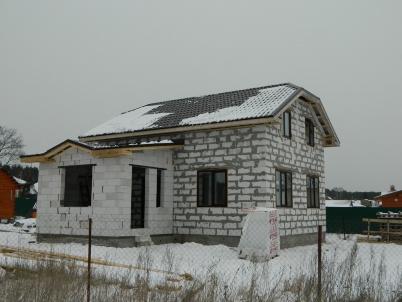 Дом из блоков с крышей из металлочерепицы в Ступинском районе