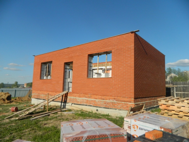 Строительство кирпичного дома в Каширском районе в процессе выполнения работ