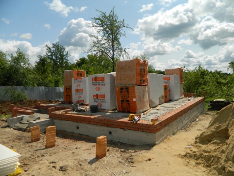Построить фундамент под кирпичный дом в Кашире