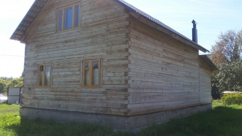 Заказать монтаж сайдинга Блок-хаус Деке деревянный дом