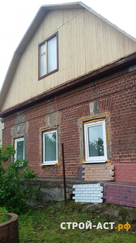 Обшить дом фасадными панелями Деке Berg (под кирпич) цвет Золотистый