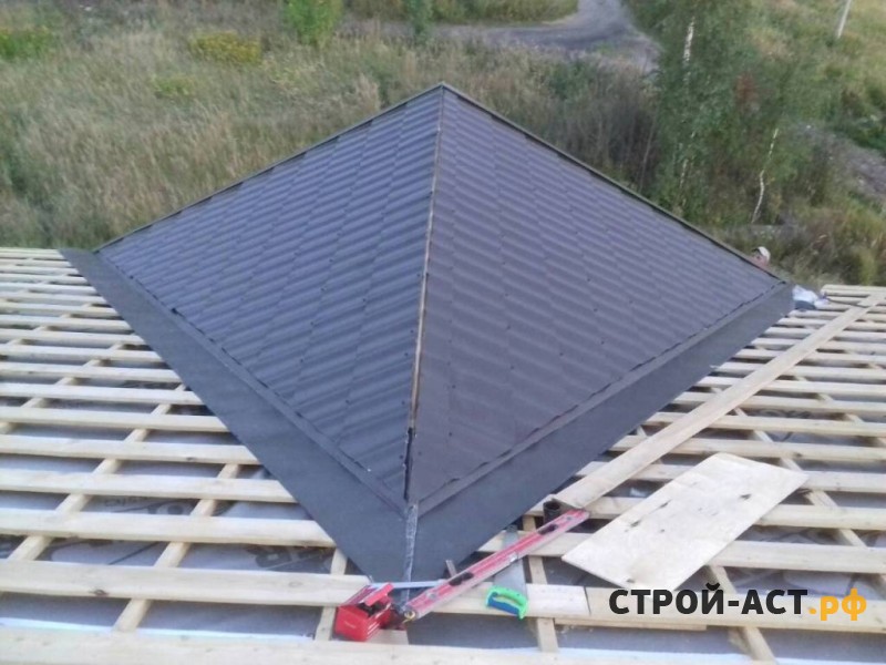 Устройство крыши из металлочерепицы фирмы Гранд Лайн покрытие Quarzit Lite (кварцит лайт) цвет 32 темно-коричневый  в кашире